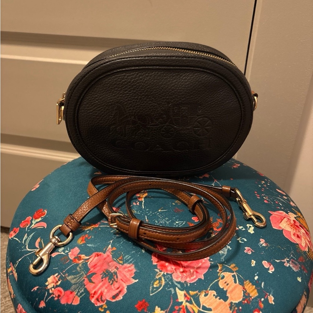 Coach C4056 Horse and Carriage Camera Crossbody Bag - Picture 5 of 10